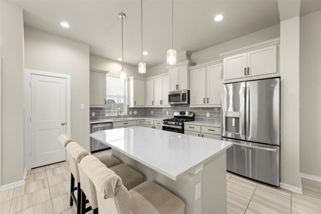 1607 Rustling Creek Drive, Missouri City, TX 77459