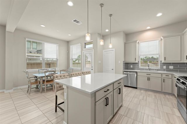 1607 Rustling Creek Drive, Missouri City, TX 77459