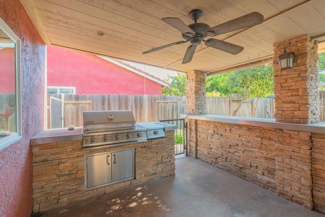 2337 Rainwood Ln, Oakdale, CA 95361