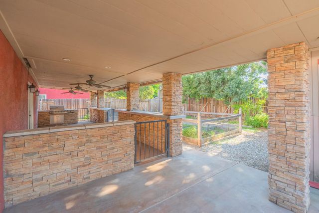 2337 Rainwood Ln, Oakdale, CA 95361