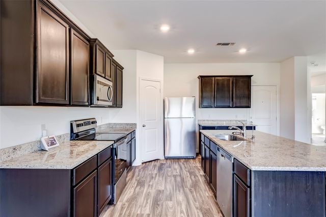 109 Riverdale DR, Jarrell, TX 76537