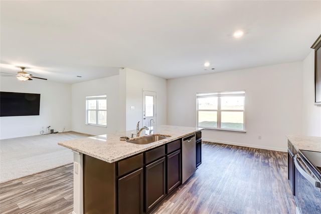 109 Riverdale DR, Jarrell, TX 76537