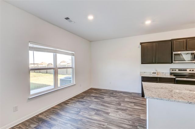 109 Riverdale DR, Jarrell, TX 76537