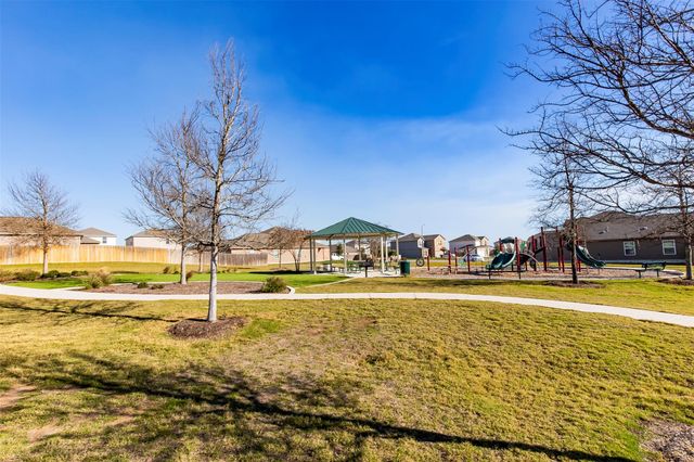 109 Riverdale DR, Jarrell, TX 76537