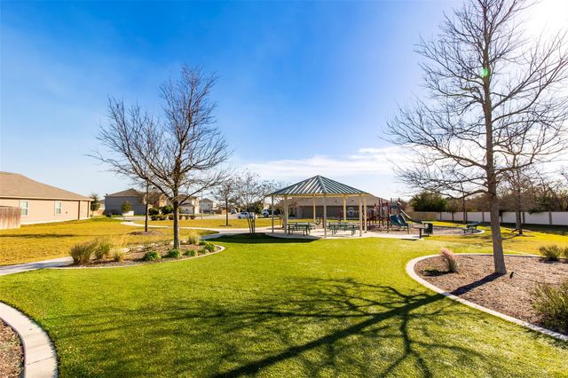 109 Riverdale DR, Jarrell, TX 76537