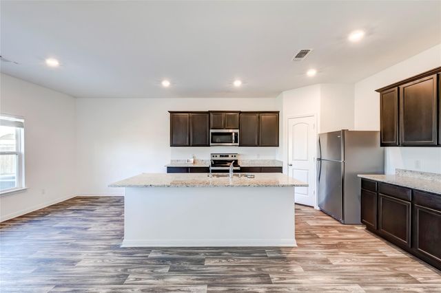 109 Riverdale DR, Jarrell, TX 76537