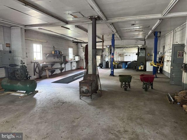 9028 SAINT ANTHONYS RD, King George, VA 22485