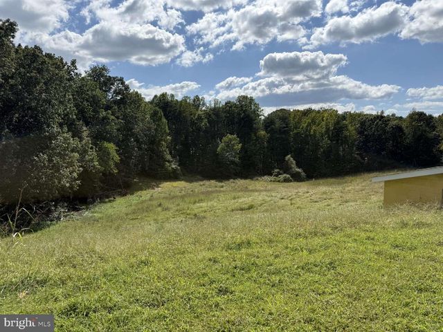 9028 SAINT ANTHONYS RD, King George, VA 22485