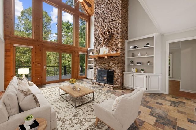 124 River Oaks Terrace, Ellijay, GA 30540
