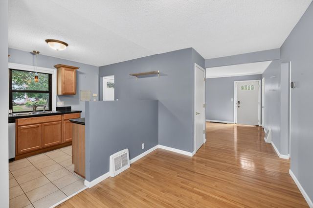 7500 3rd Avenue S, Richfield, MN 55423