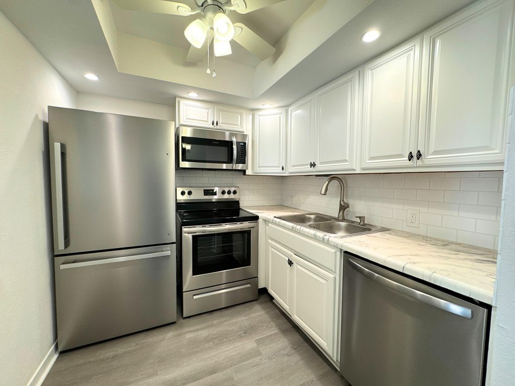 Image 12 of property listing at 484 Mansfield L, Boca Raton, FL 33434