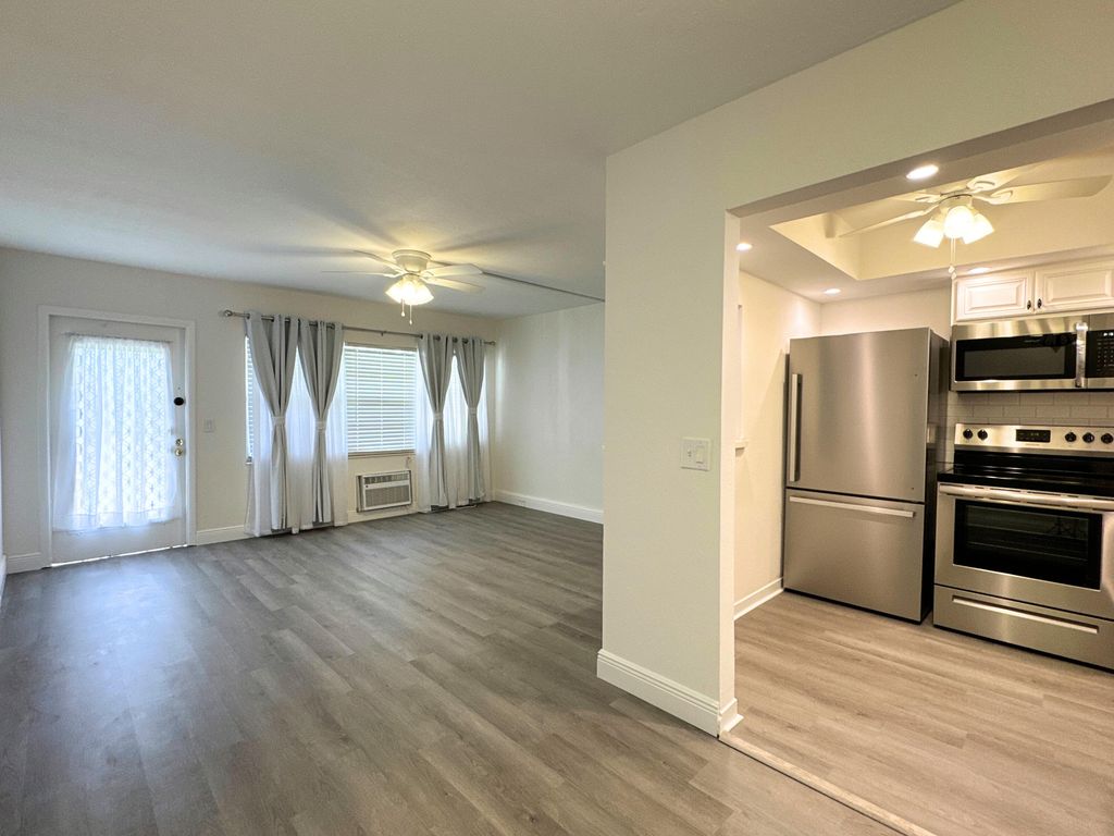 Image 16 of property listing at 484 Mansfield L, Boca Raton, FL 33434