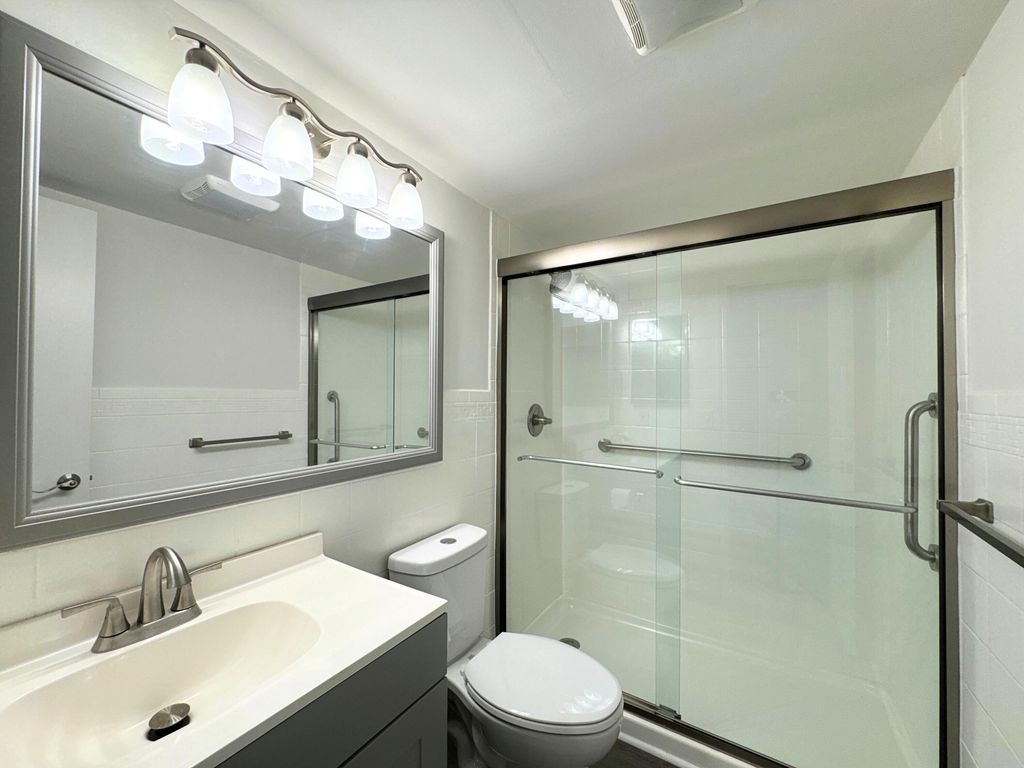 Image 18 of property listing at 484 Mansfield L, Boca Raton, FL 33434