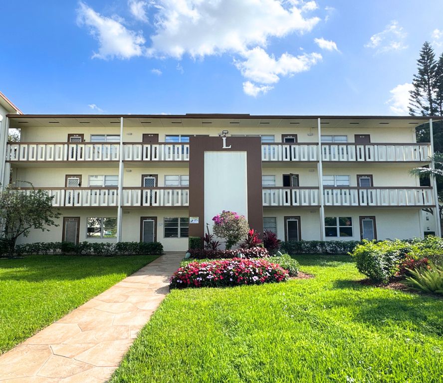 Image 2 of property listing at 484 Mansfield L, Boca Raton, FL 33434