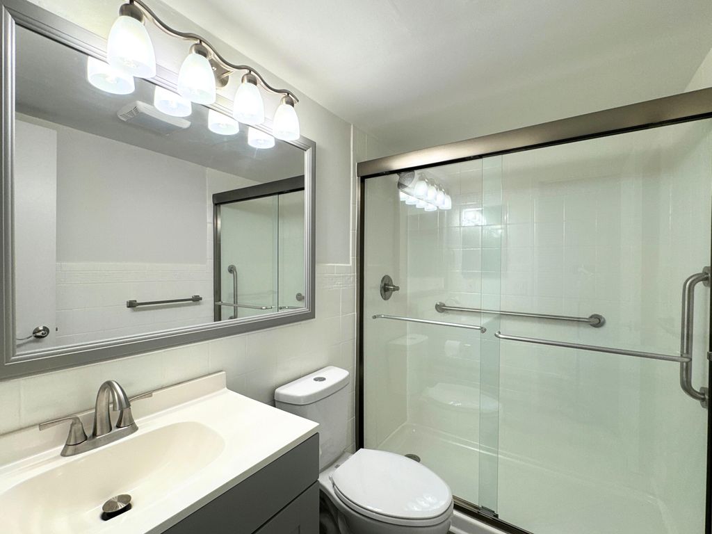 Image 21 of property listing at 484 Mansfield L, Boca Raton, FL 33434