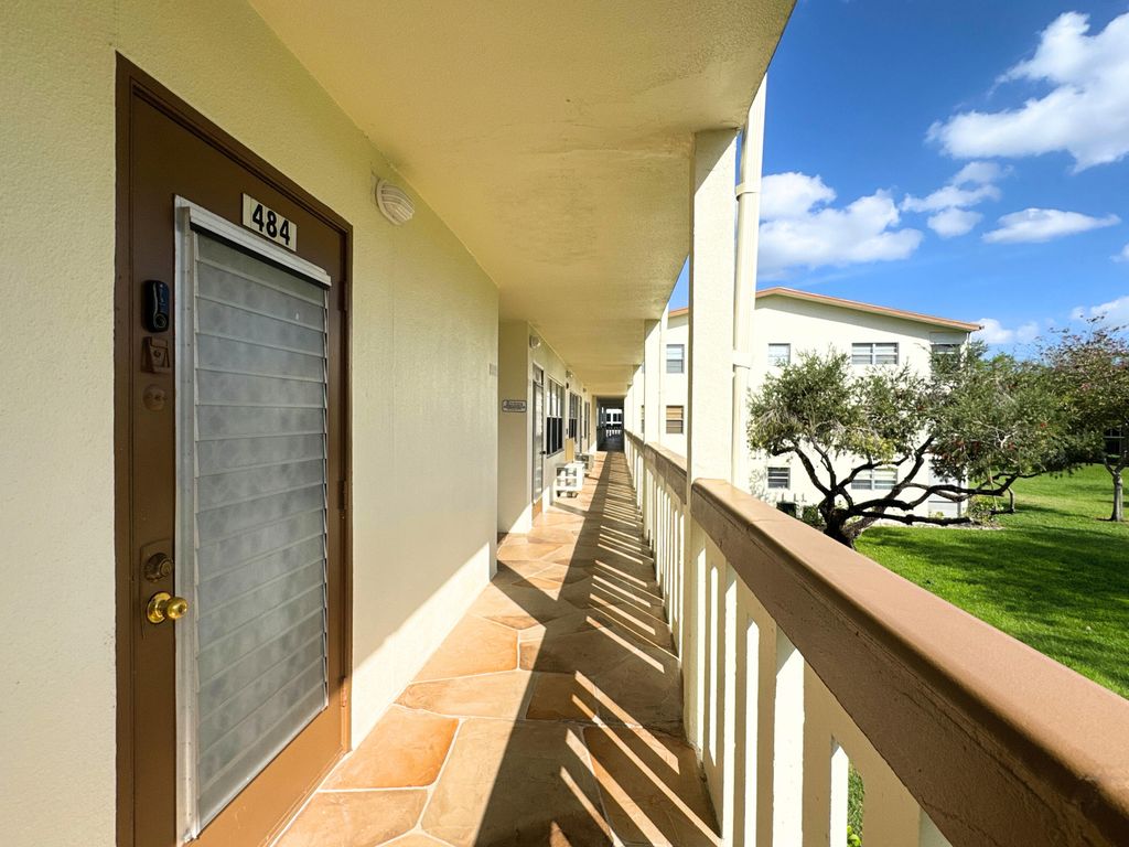 Image 3 of property listing at 484 Mansfield L, Boca Raton, FL 33434