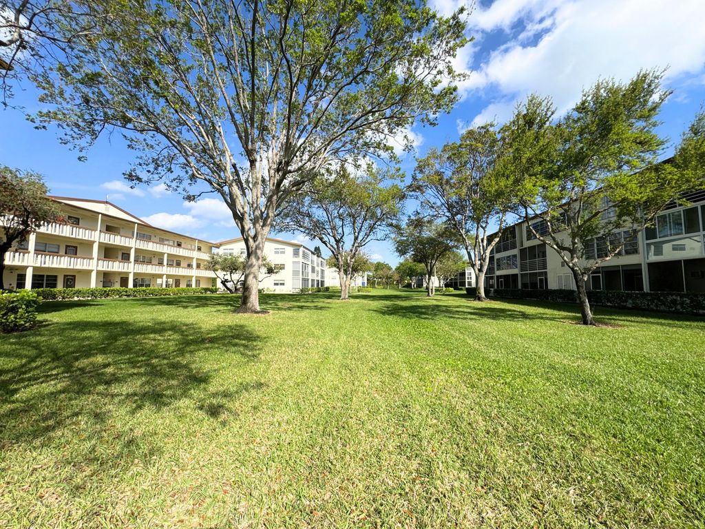 Image 32 of property listing at 484 Mansfield L, Boca Raton, FL 33434