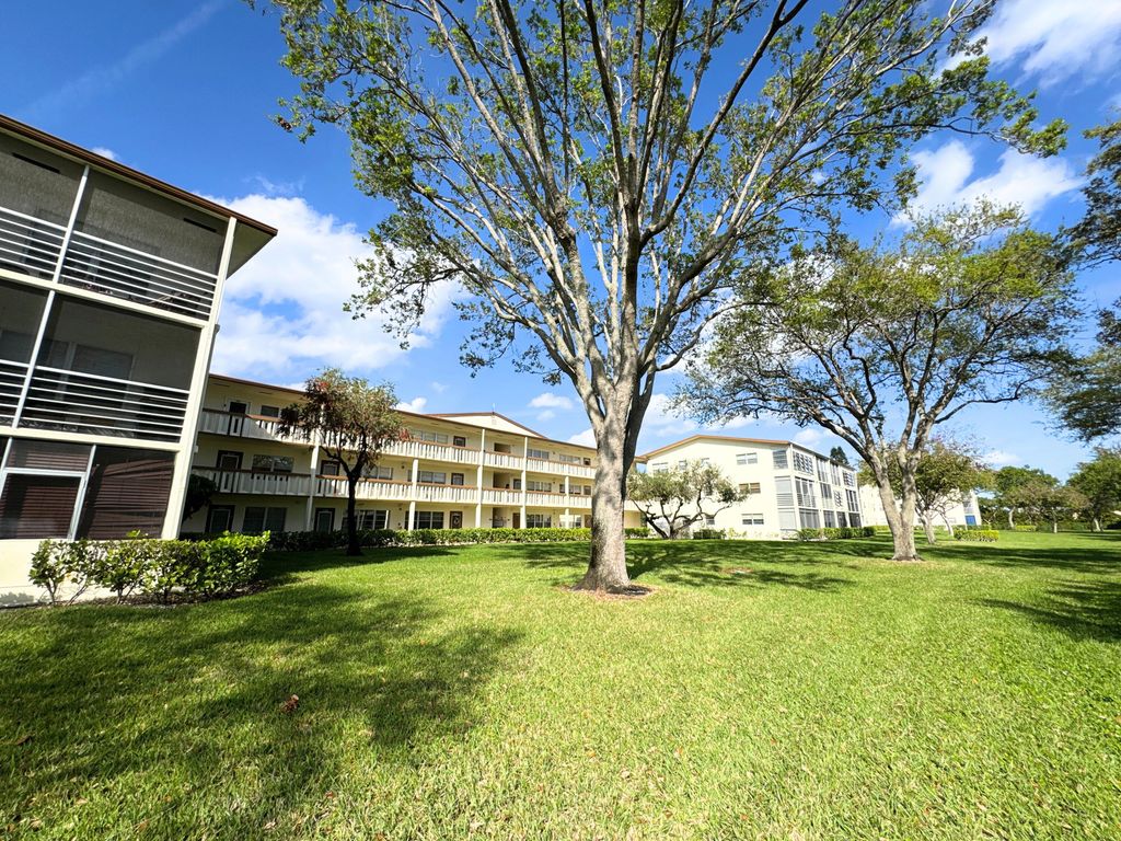 Image 33 of property listing at 484 Mansfield L, Boca Raton, FL 33434