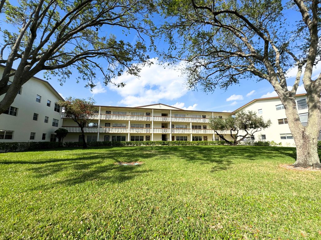 Image 34 of property listing at 484 Mansfield L, Boca Raton, FL 33434