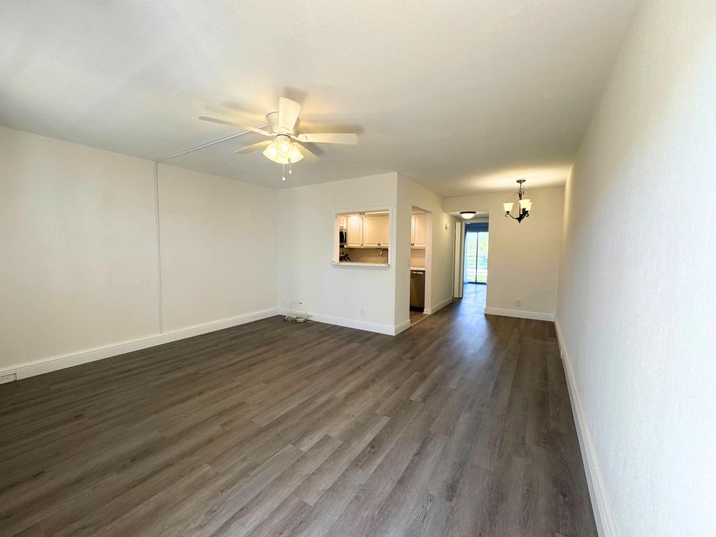Image 4 of property listing at 484 Mansfield L, Boca Raton, FL 33434