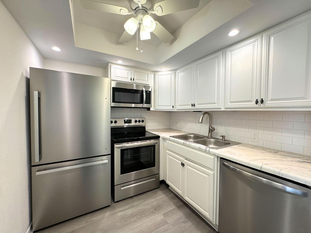Image 9 of property listing at 484 Mansfield L, Boca Raton, FL 33434
