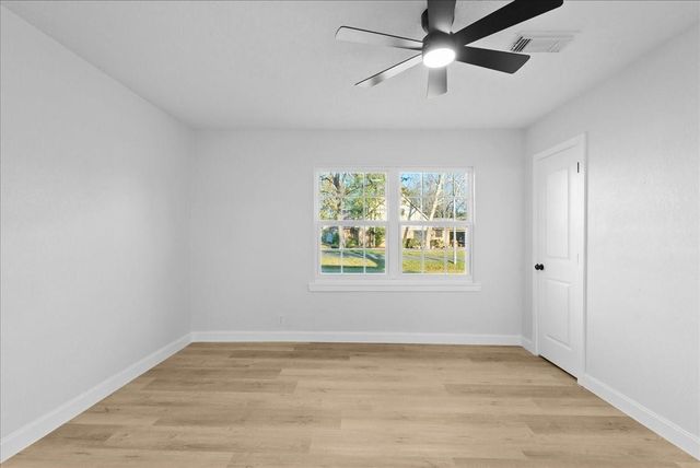 122 N Holly Drive, Baytown, TX 77520