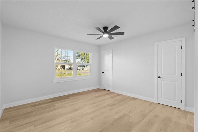 122 N Holly Drive, Baytown, TX 77520