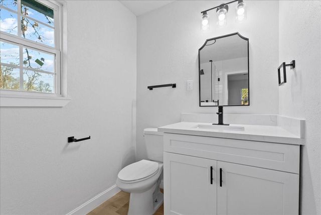 122 N Holly Drive, Baytown, TX 77520