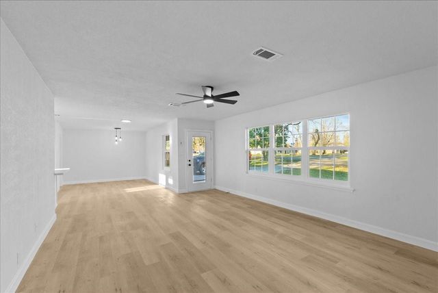 122 N Holly Drive, Baytown, TX 77520