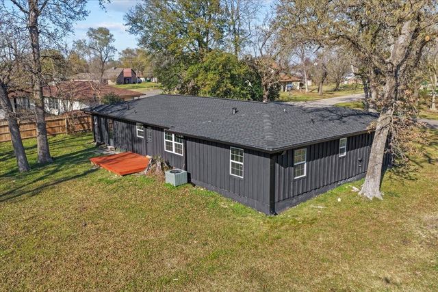 122 N Holly Drive, Baytown, TX 77520