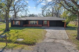 122 N Holly Drive, Baytown, TX 77520