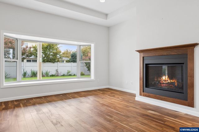 1277 Robert St, Woodburn, OR 97071