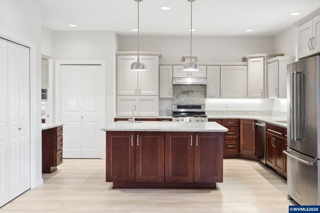 1277 Robert St, Woodburn, OR 97071