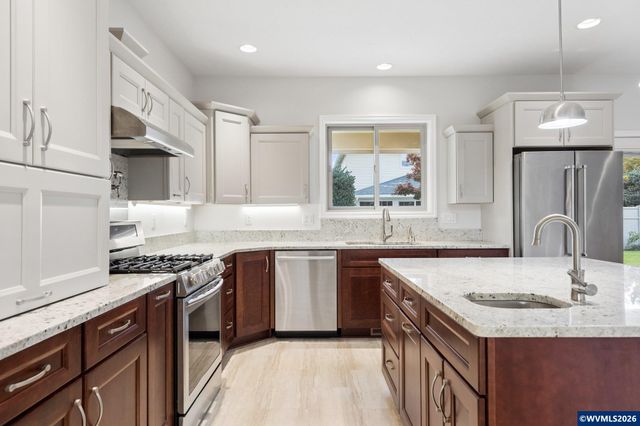 1277 Robert St, Woodburn, OR 97071