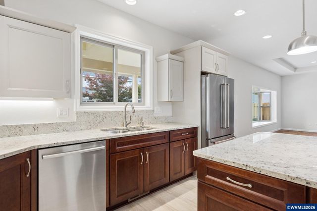 1277 Robert St, Woodburn, OR 97071