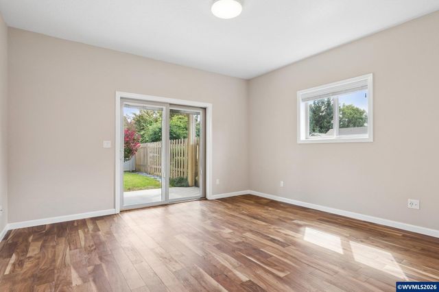 1277 Robert St, Woodburn, OR 97071