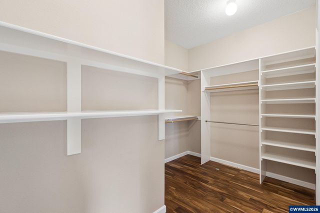 1277 Robert St, Woodburn, OR 97071