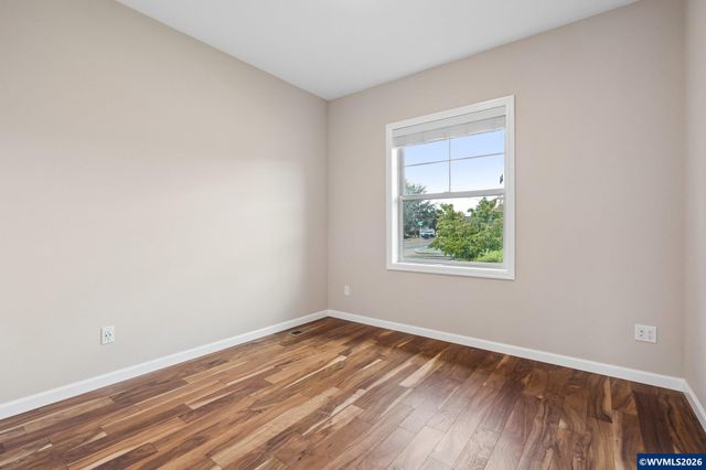1277 Robert St, Woodburn, OR 97071