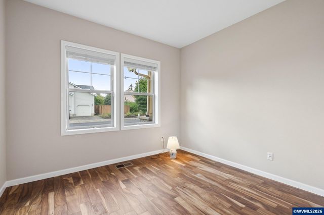 1277 Robert St, Woodburn, OR 97071
