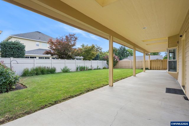 1277 Robert St, Woodburn, OR 97071