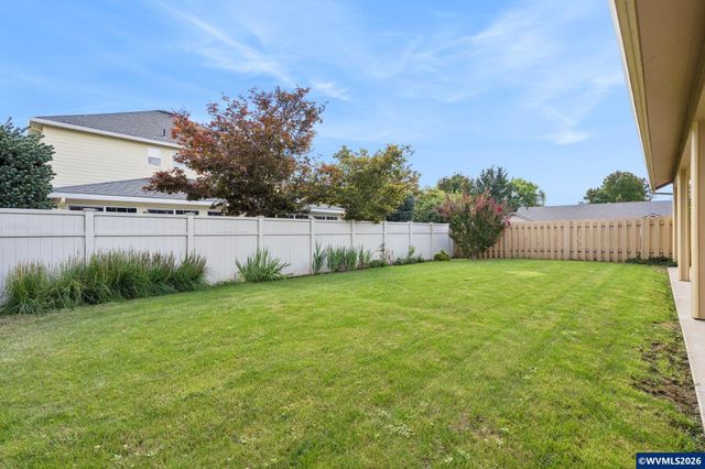 1277 Robert St, Woodburn, OR 97071