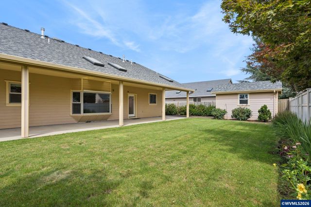 1277 Robert St, Woodburn, OR 97071