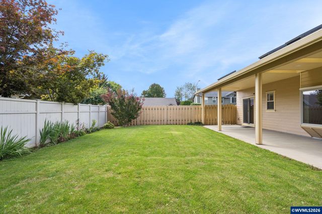 1277 Robert St, Woodburn, OR 97071