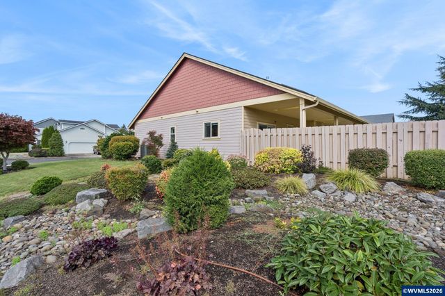 1277 Robert St, Woodburn, OR 97071