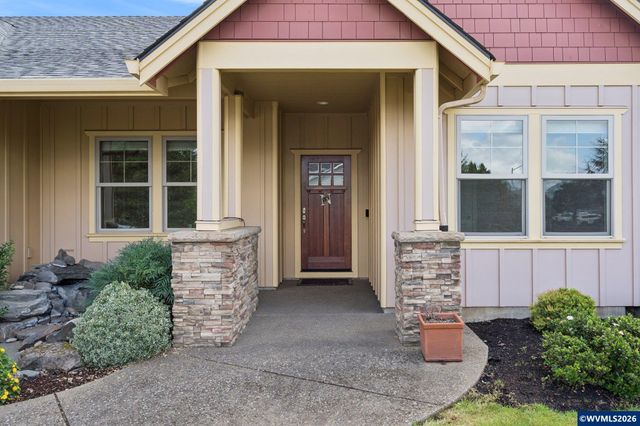 1277 Robert St, Woodburn, OR 97071