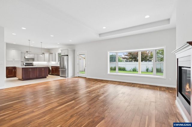 1277 Robert St, Woodburn, OR 97071