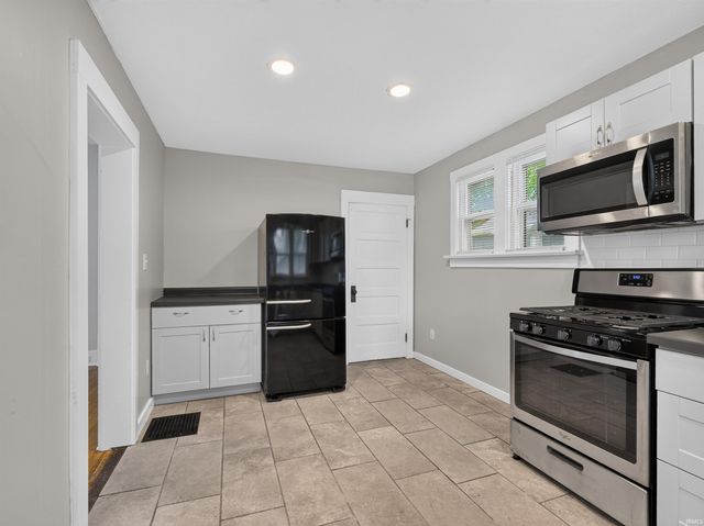 1152 W Oakdale Drive, Fort Wayne, IN 46807