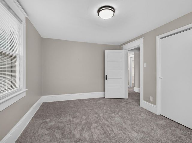 1152 W Oakdale Drive, Fort Wayne, IN 46807