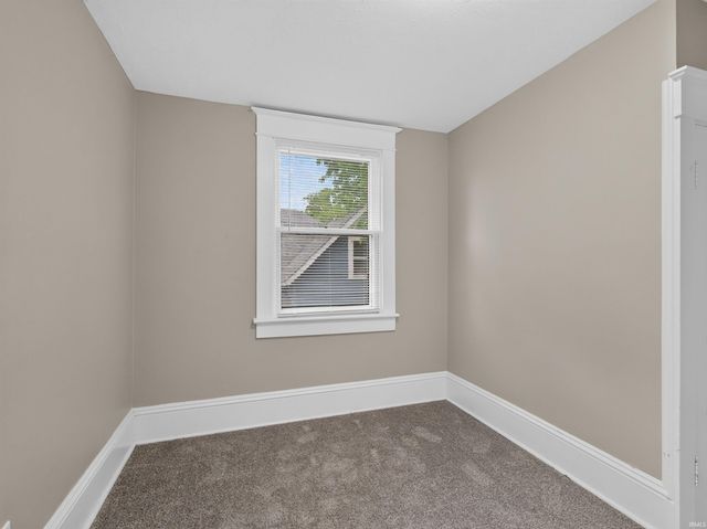 1152 W Oakdale Drive, Fort Wayne, IN 46807