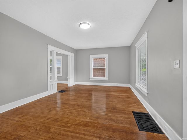 1152 W Oakdale Drive, Fort Wayne, IN 46807
